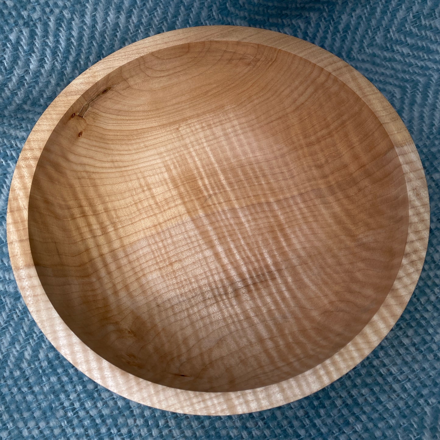 Curly Maple Salad Bowl - 9" x 3 1/2"