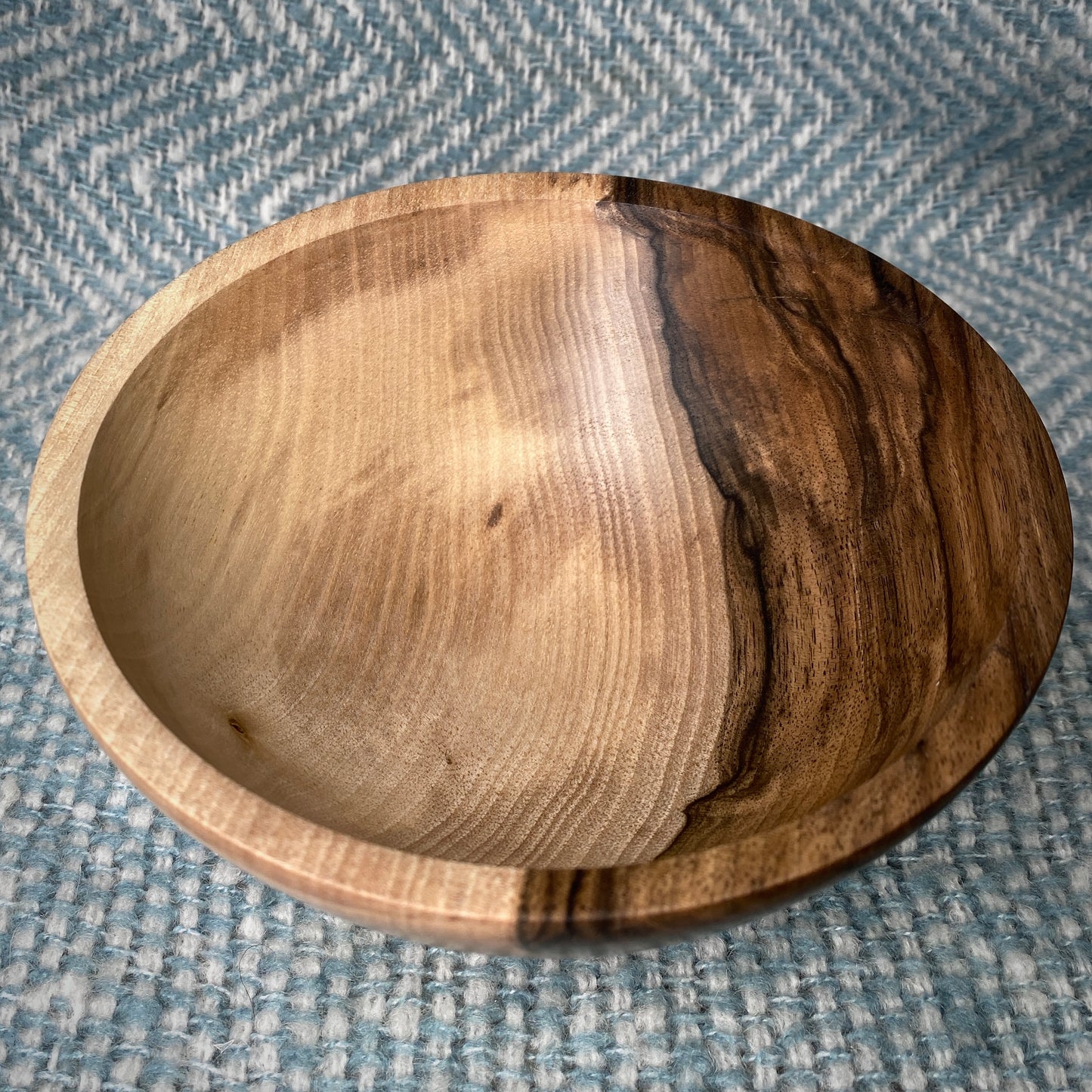 Walnut Medium-Sized Bowl - 7 1/2" x 2 1/2"