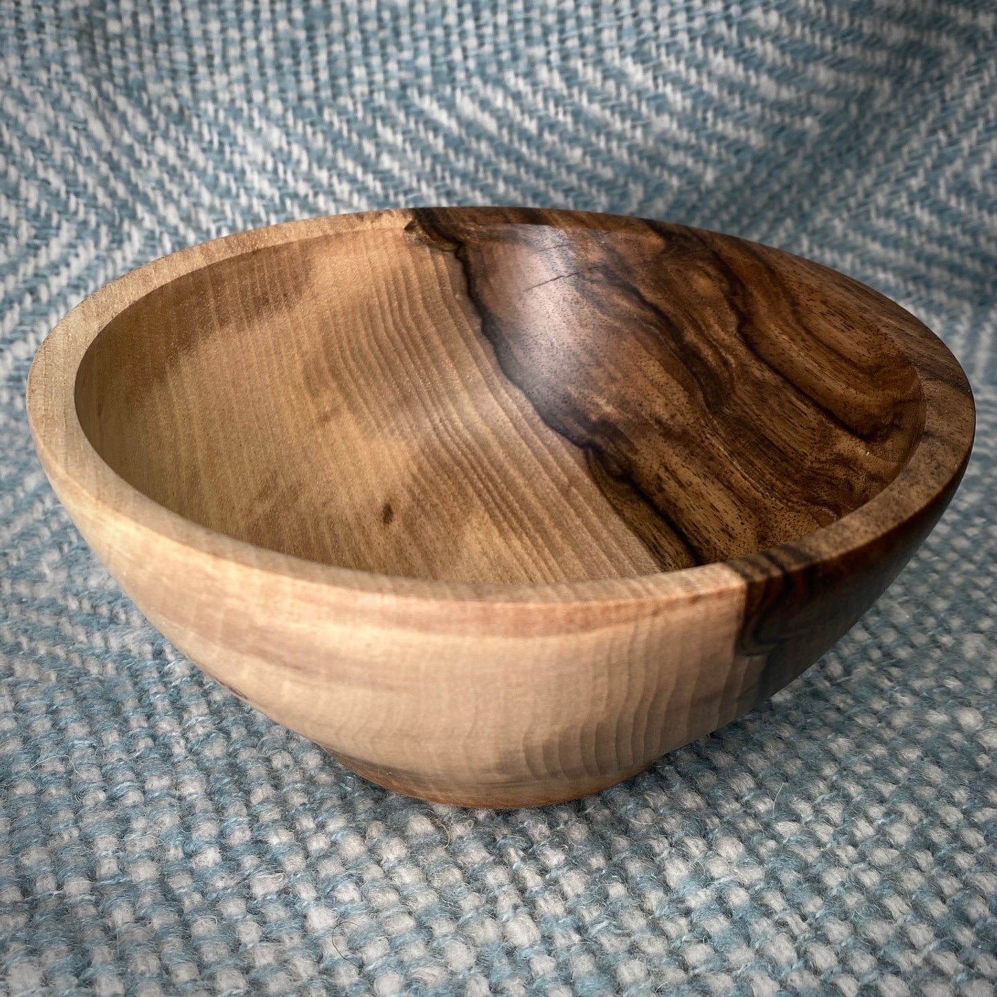 Walnut Medium-Sized Bowl - 7 1/2" x 2 1/2"