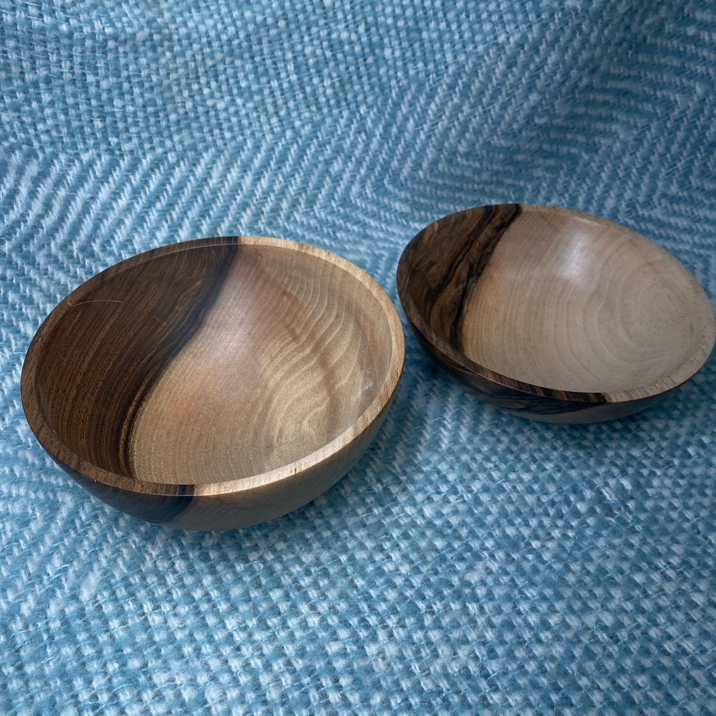 Walnut Small-Sized Bowl - 6" x 2"